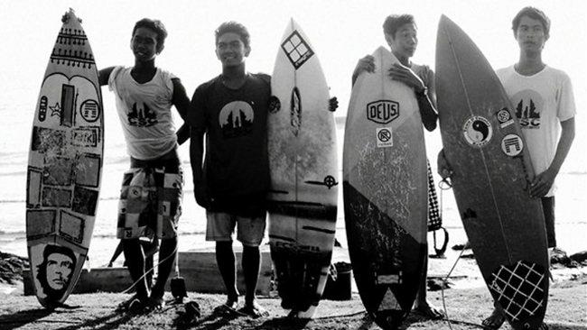 Deus CSC Surf Tourney 2012 - Video